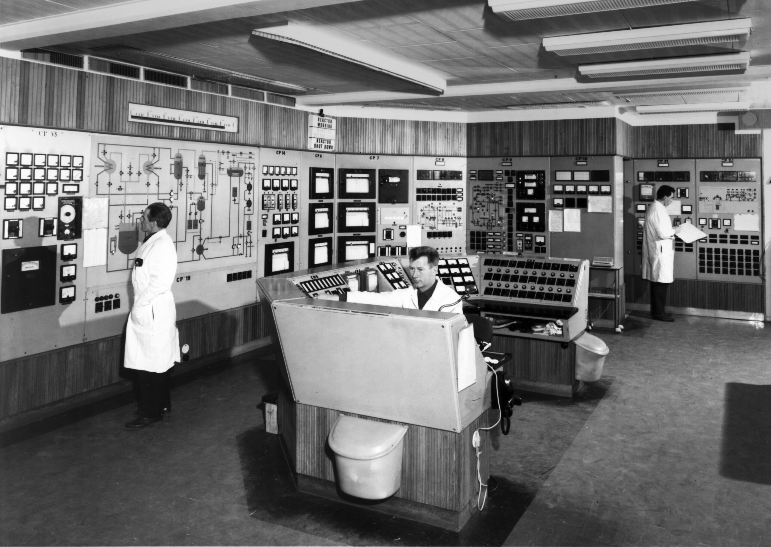 Kontrollrommet ved Haldenreaktoren 1960.